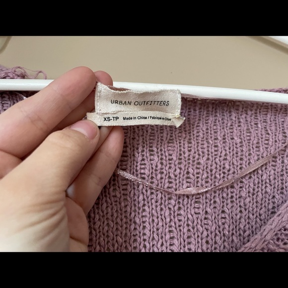 URBAN OUTFITTERS V Neck Tunic Sweater - Picture 2 of 2